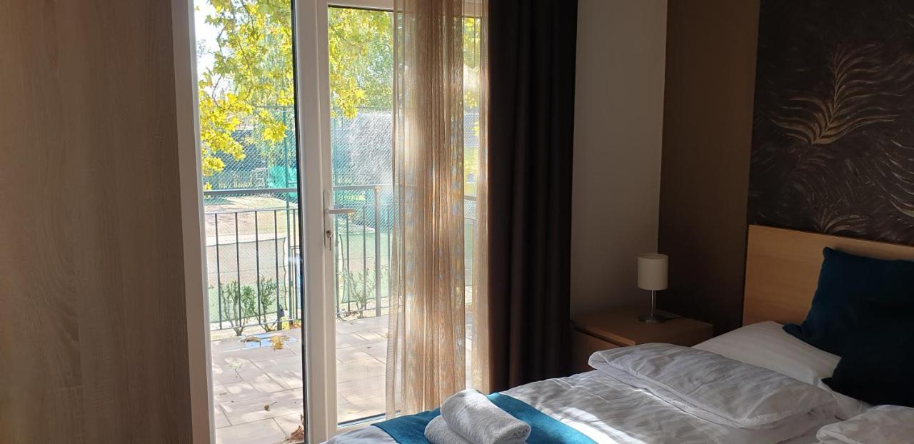 Balatonmáriafürdő Garden Club Panzio B&B 외부 사진