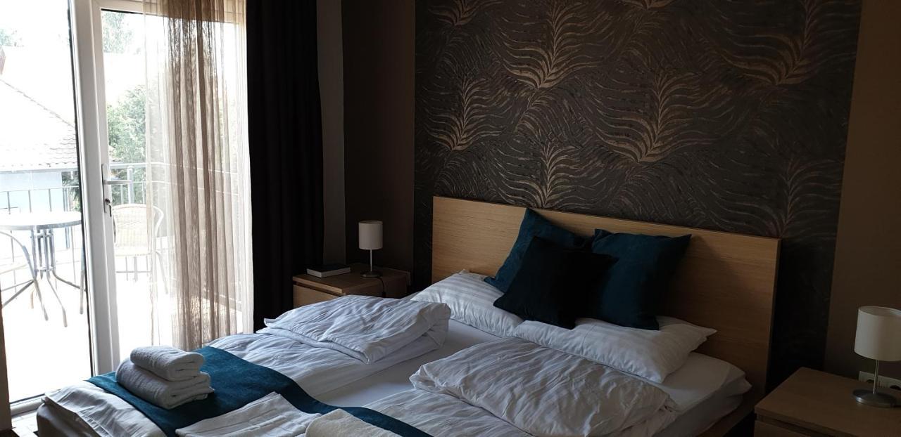 Balatonmáriafürdő Garden Club Panzio B&B 외부 사진