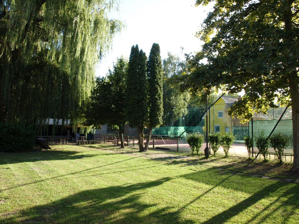 Balatonmáriafürdő Garden Club Panzio B&B 외부 사진