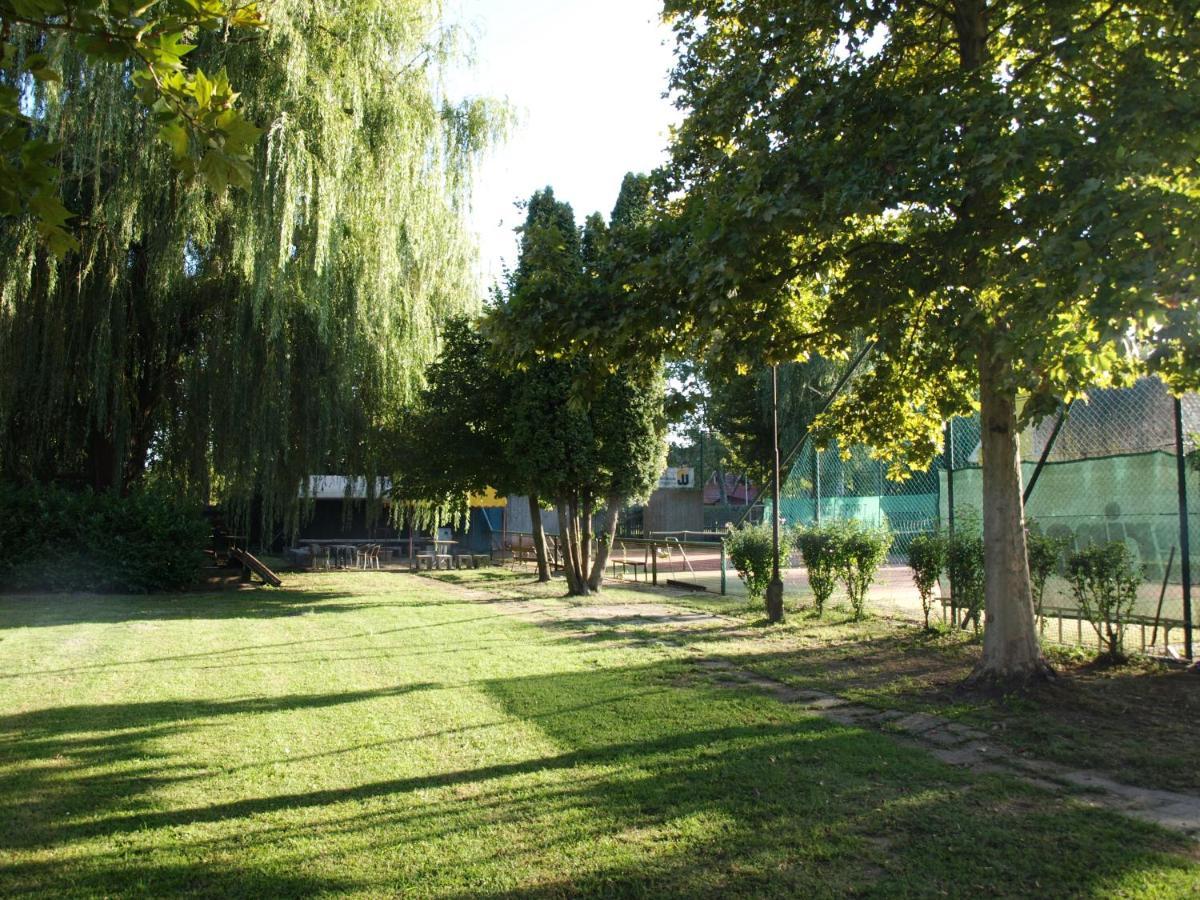 Balatonmáriafürdő Garden Club Panzio B&B 외부 사진