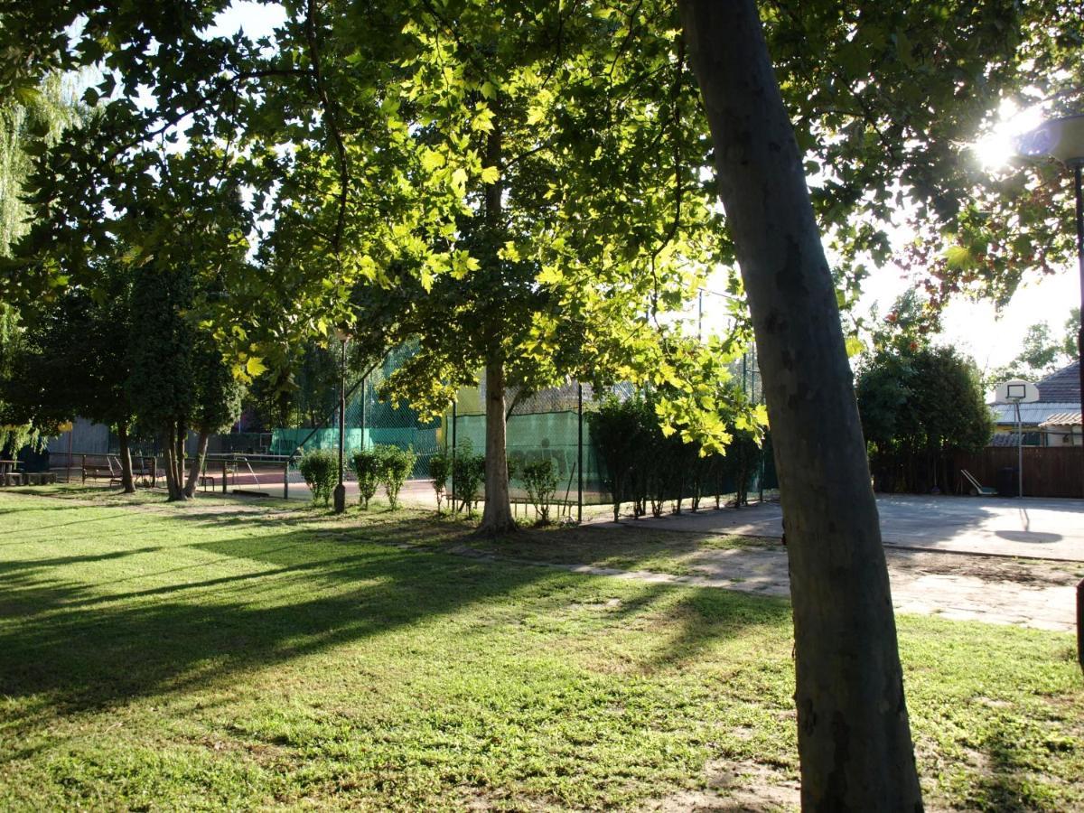 Balatonmáriafürdő Garden Club Panzio B&B 외부 사진