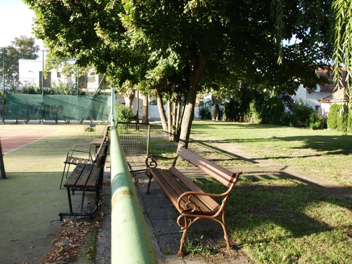 Balatonmáriafürdő Garden Club Panzio B&B 외부 사진