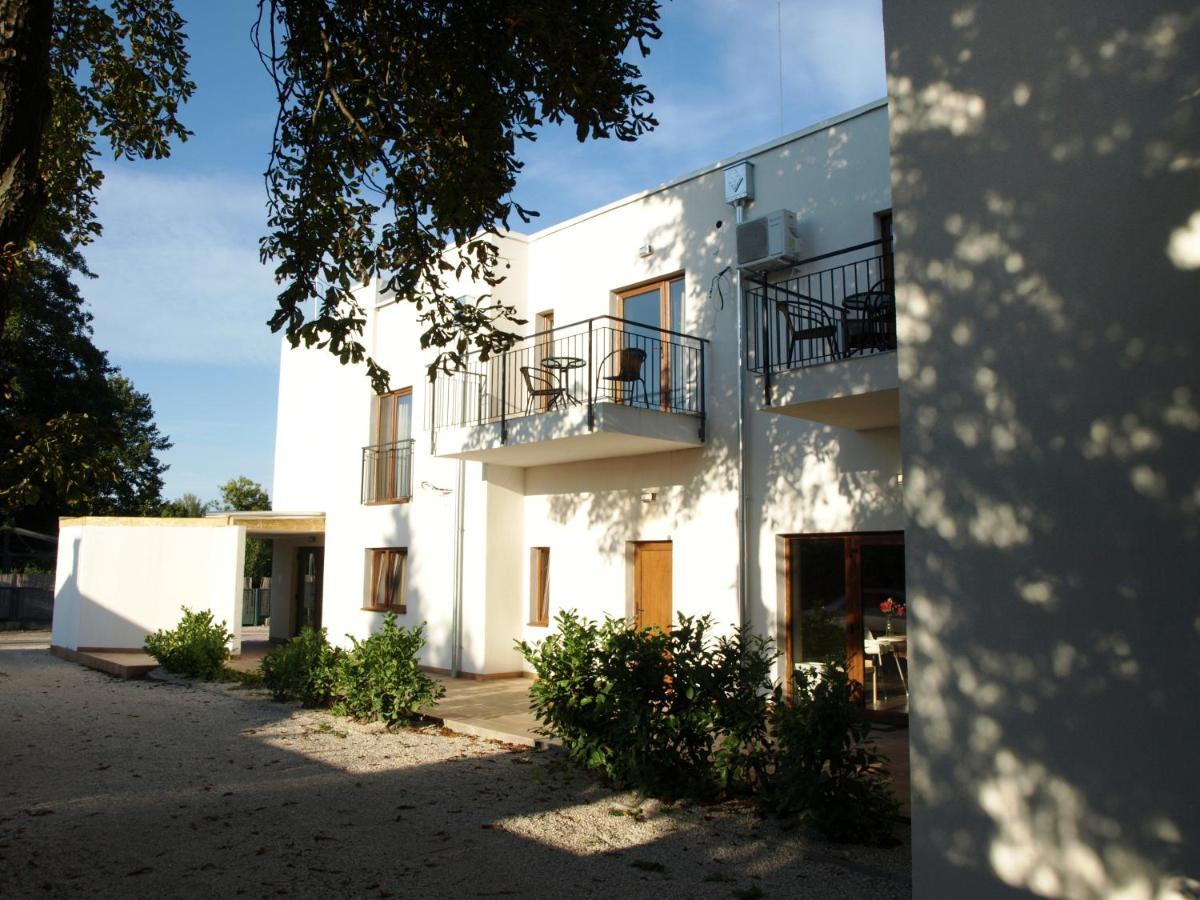Balatonmáriafürdő Garden Club Panzio B&B 외부 사진