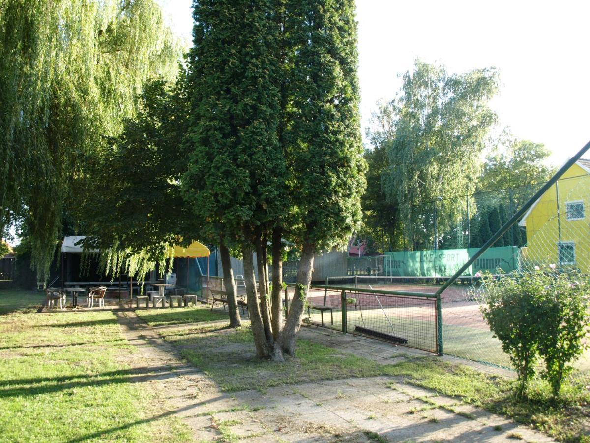 Balatonmáriafürdő Garden Club Panzio B&B 외부 사진