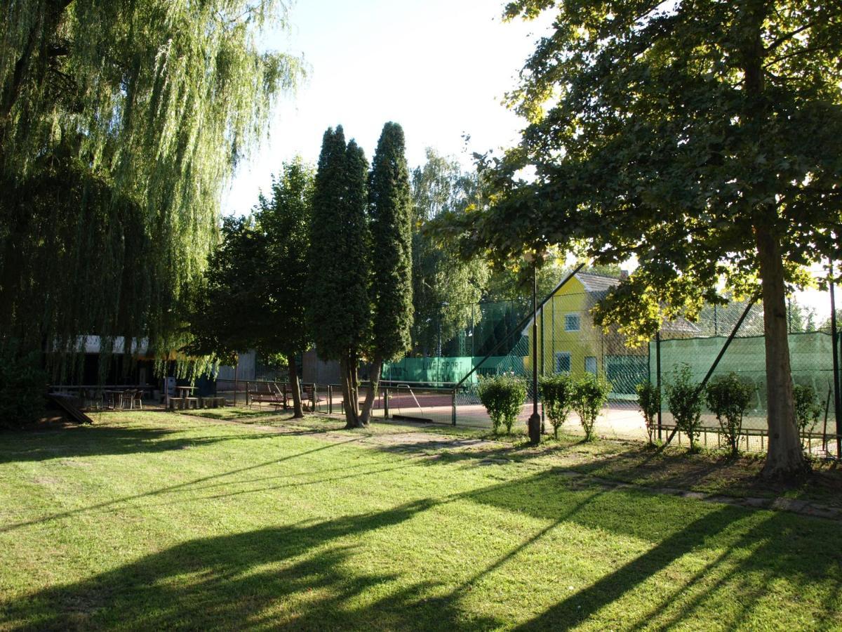 Balatonmáriafürdő Garden Club Panzio B&B 외부 사진