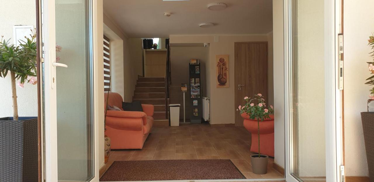 Balatonmáriafürdő Garden Club Panzio B&B 외부 사진