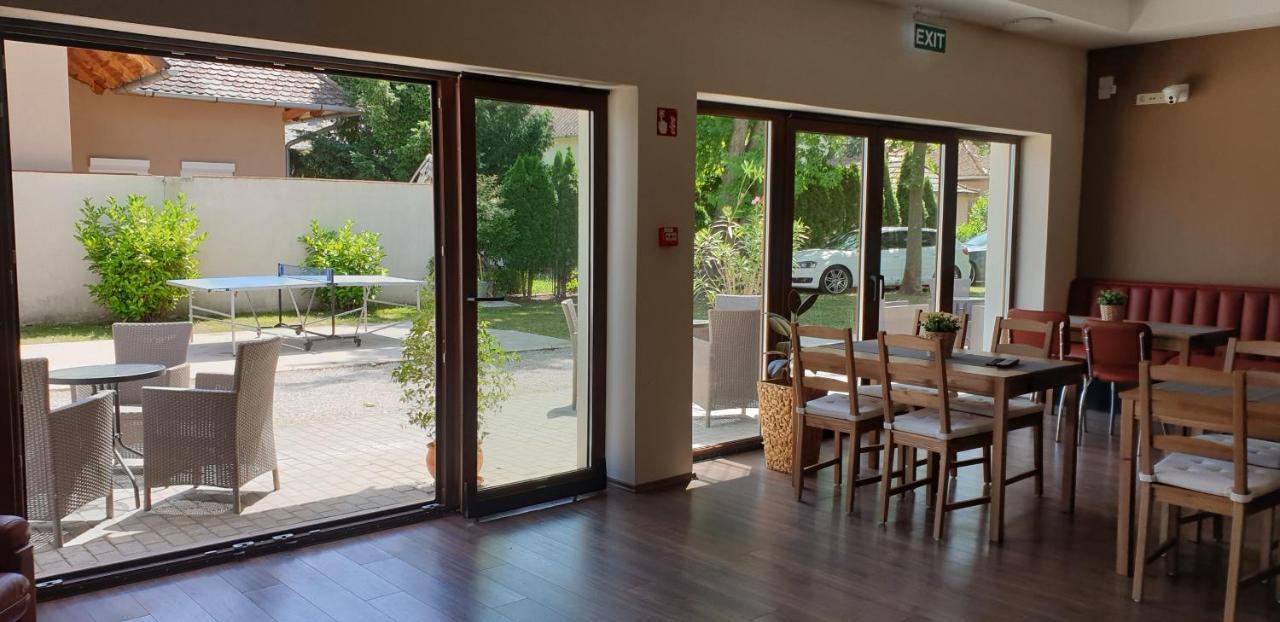 Balatonmáriafürdő Garden Club Panzio B&B 외부 사진