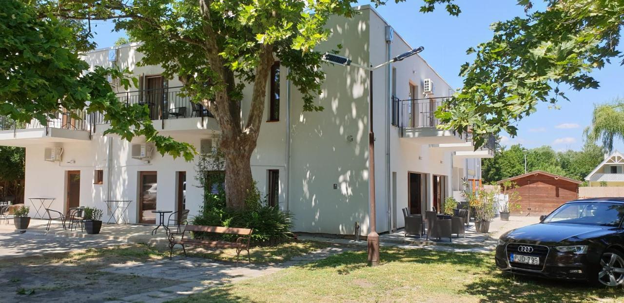 Balatonmáriafürdő Garden Club Panzio B&B 외부 사진